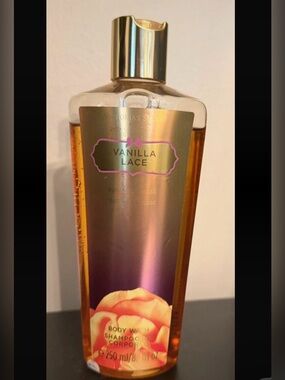 Victoria’s Secret Y2k Vanilla Lace Body Wash
